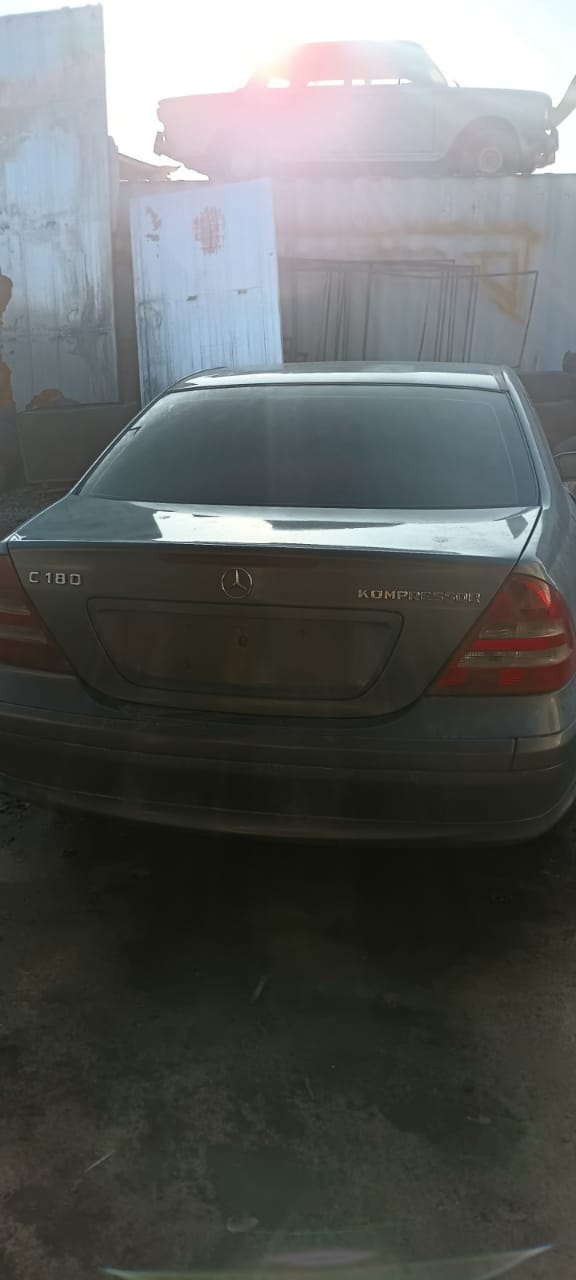  Mercedes-Benz C180 2005    EN DESARME